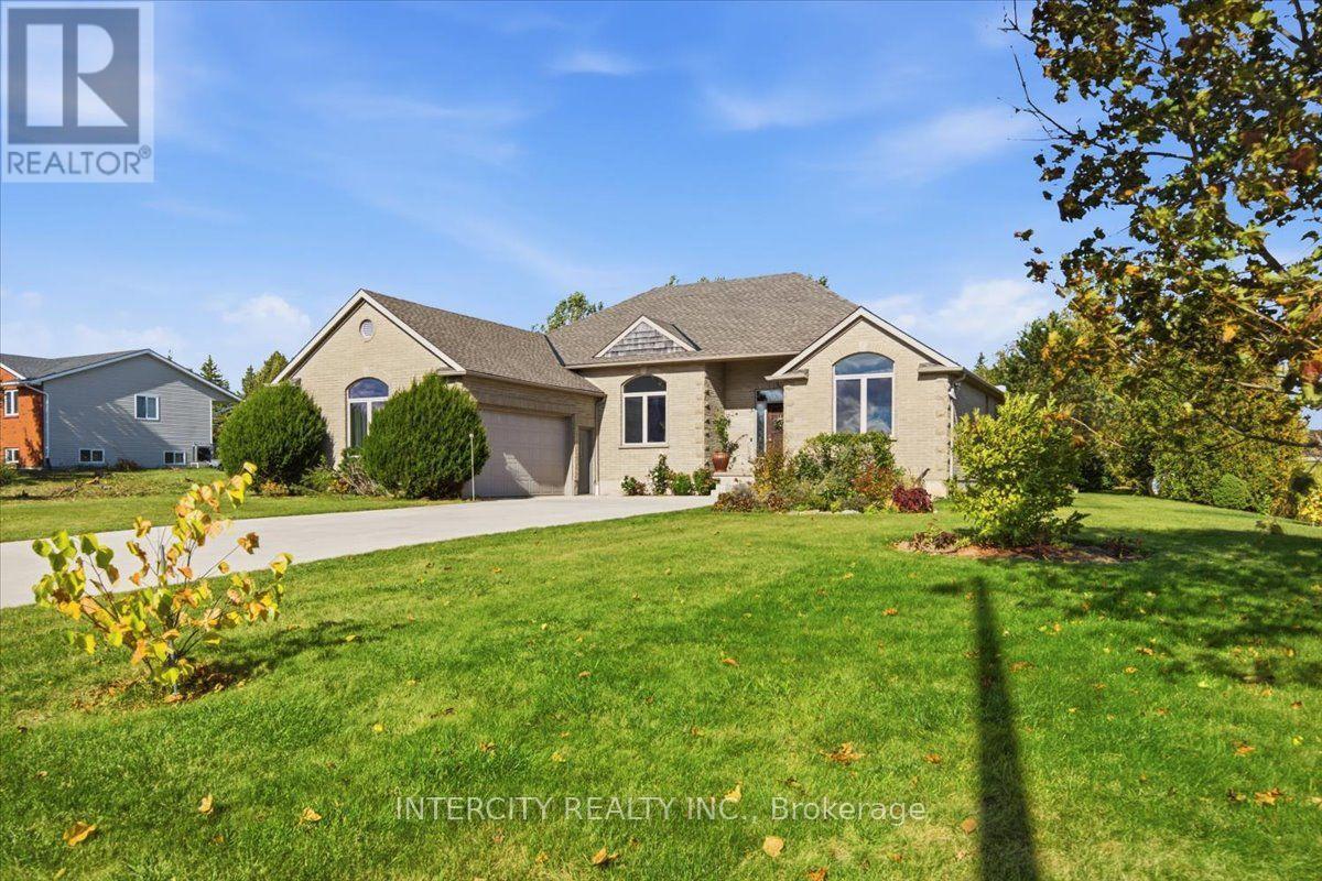 3 Torrance Lane, Centre Wellington, ON photo 2