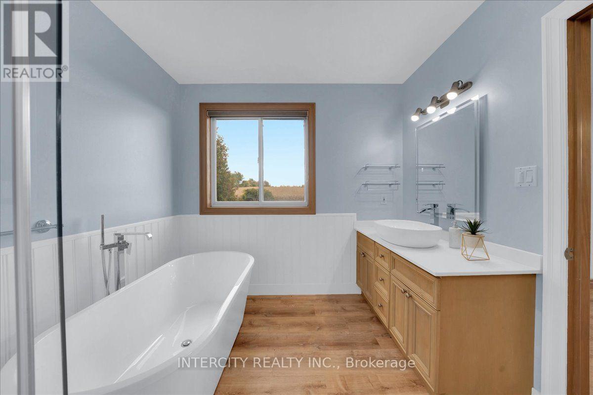 3 TORRANCE LANE - 24
