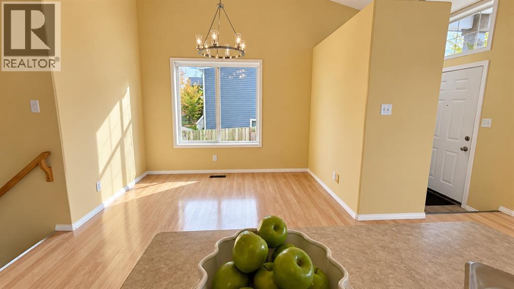 194 Peigan Court W - 12