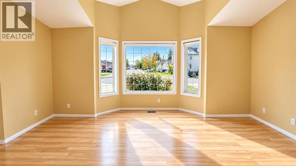194 Peigan Court W - 10