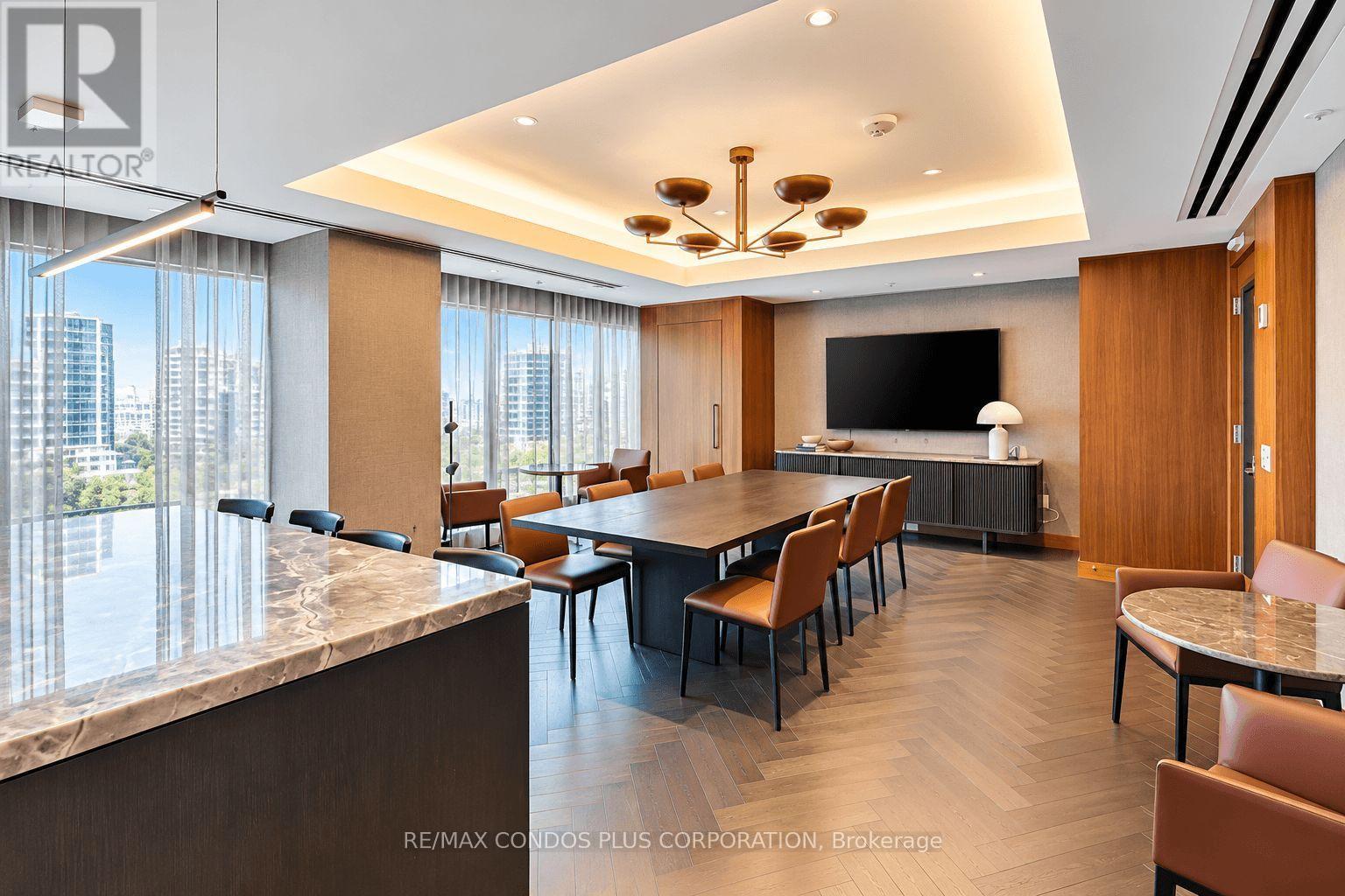 183 Wellington Street West — photo 45