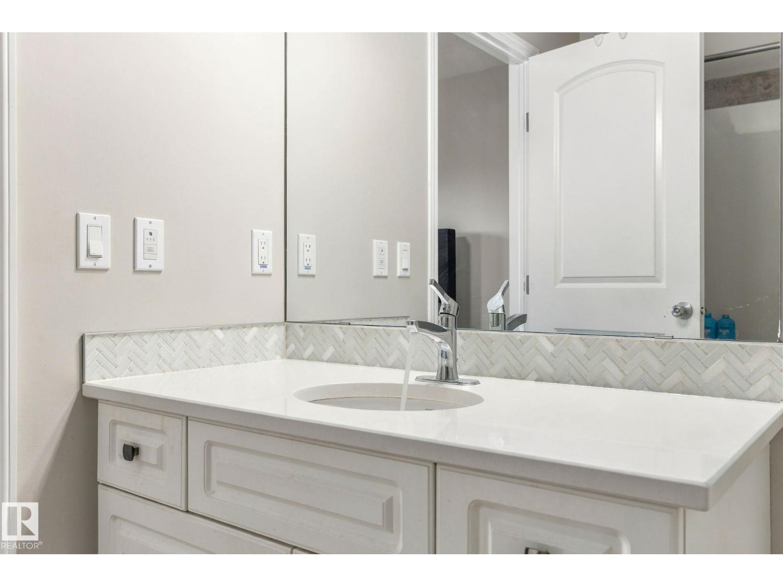 2214 54 ST SW - 36