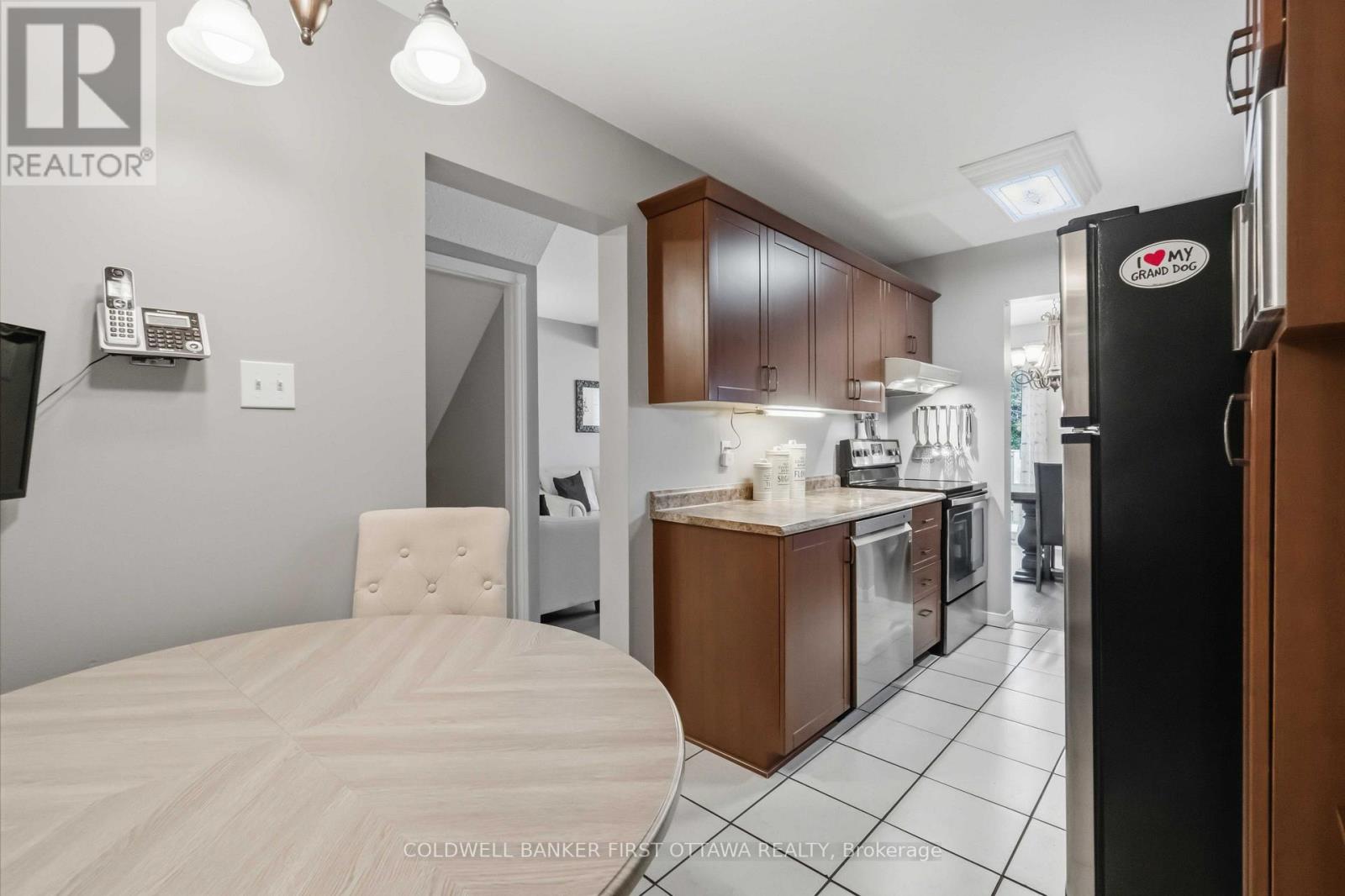 593 Canotia Place — photo 16