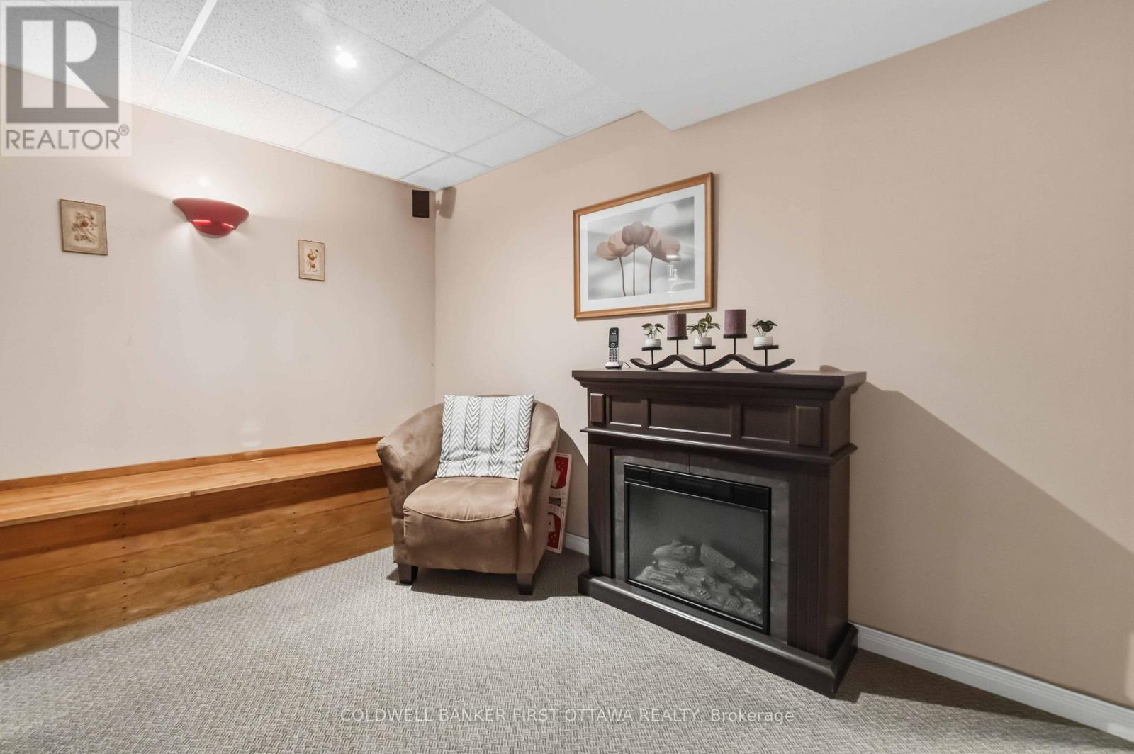 593 Canotia Place — photo 28