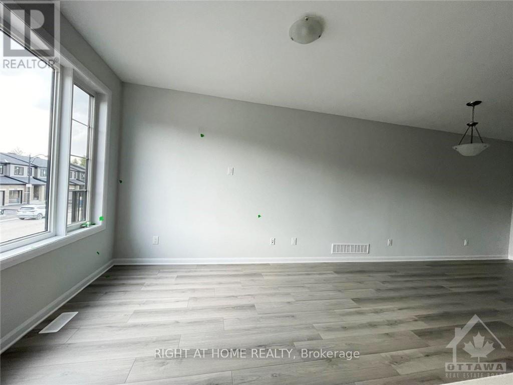 278 ELSIE MACGILL WALK, Ottawa — photo 8