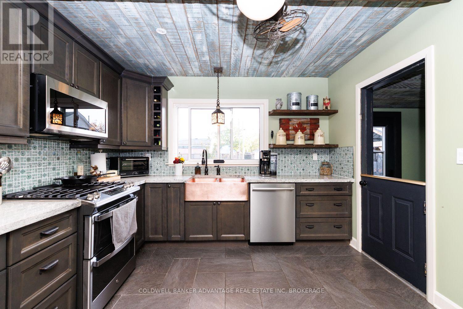 3695 HERSHEY STREET - Image 17