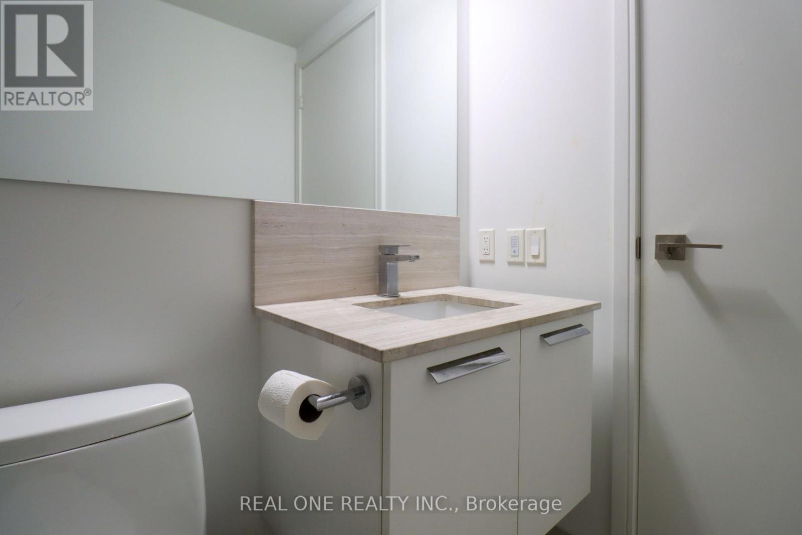 28 Wellesley Street East — photo 13