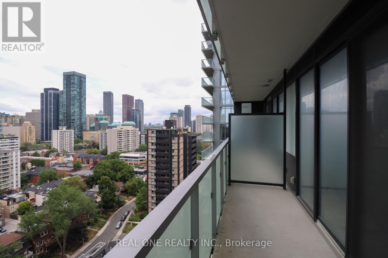 28 Wellesley Street East — photo 14