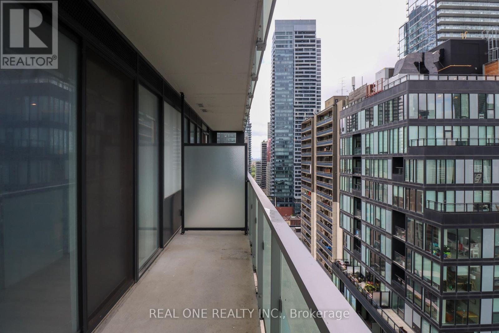 28 Wellesley Street East — photo 15