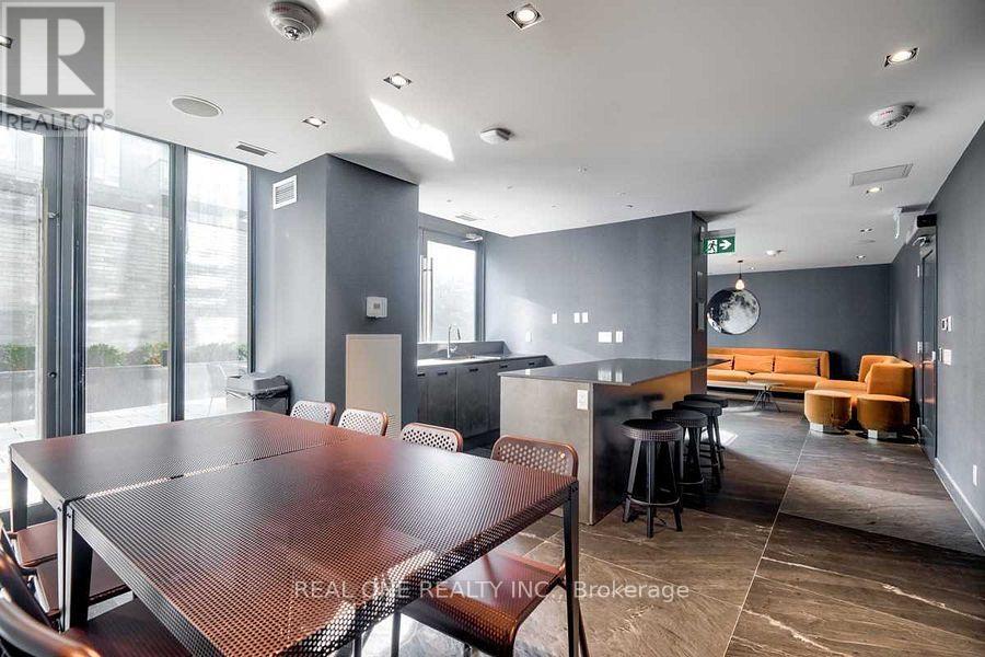 28 Wellesley Street East — photo 19