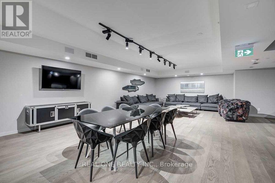 28 Wellesley Street East — photo 20