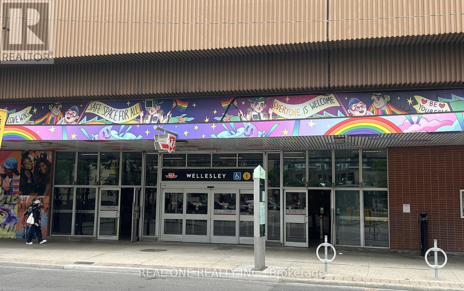 28 Wellesley Street East — photo 28