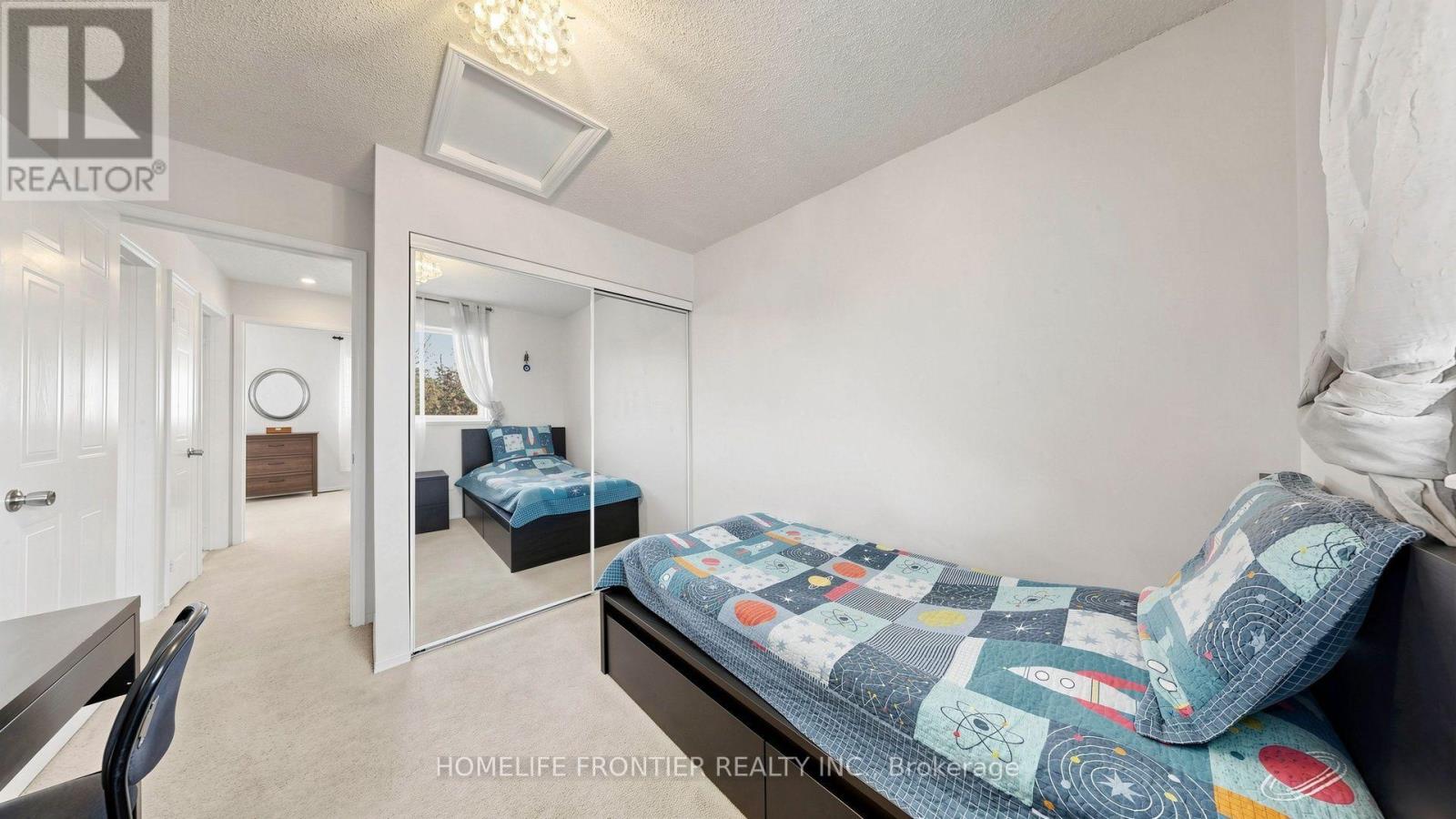 544 Jack Giles Circle, Newmarket, ON photo 32