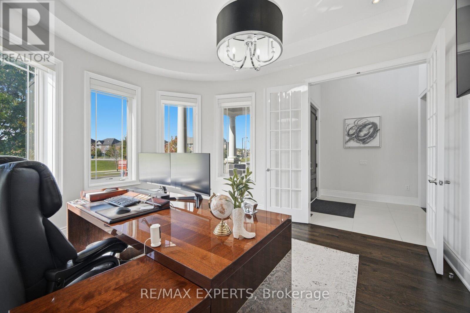 91 WOODGATE PINES DRIVE - 24