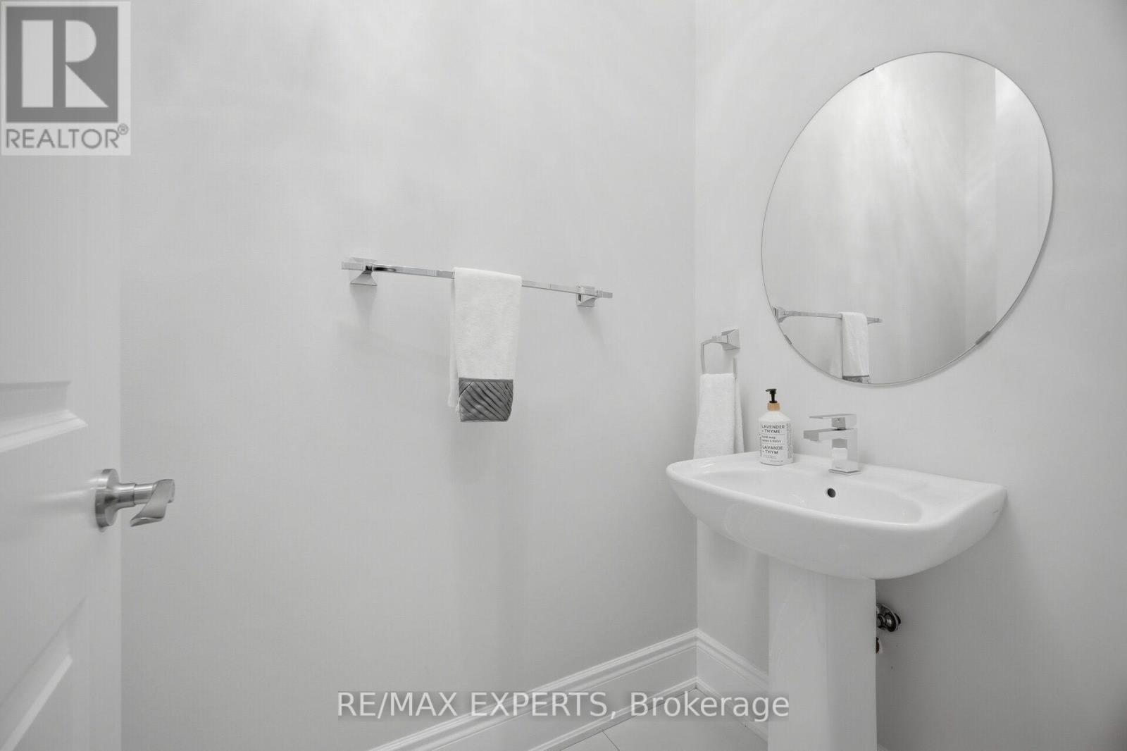 91 WOODGATE PINES DRIVE - 25