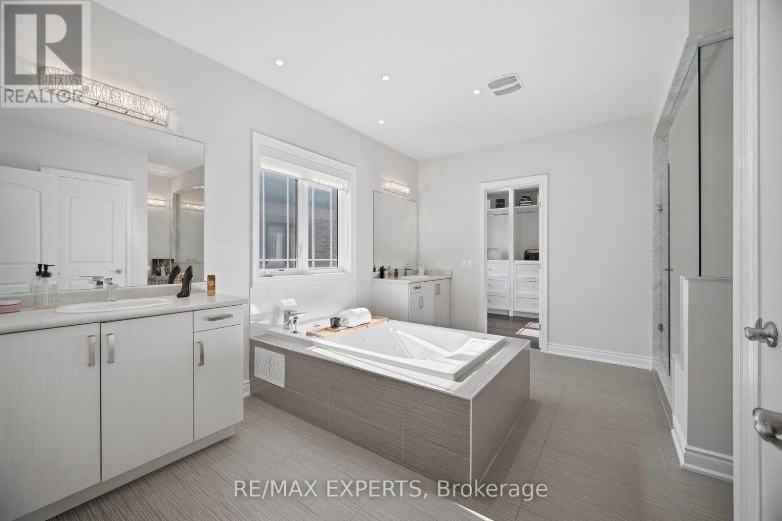 91 Woodgate Pines Drive, Vaughan, ON photo 30