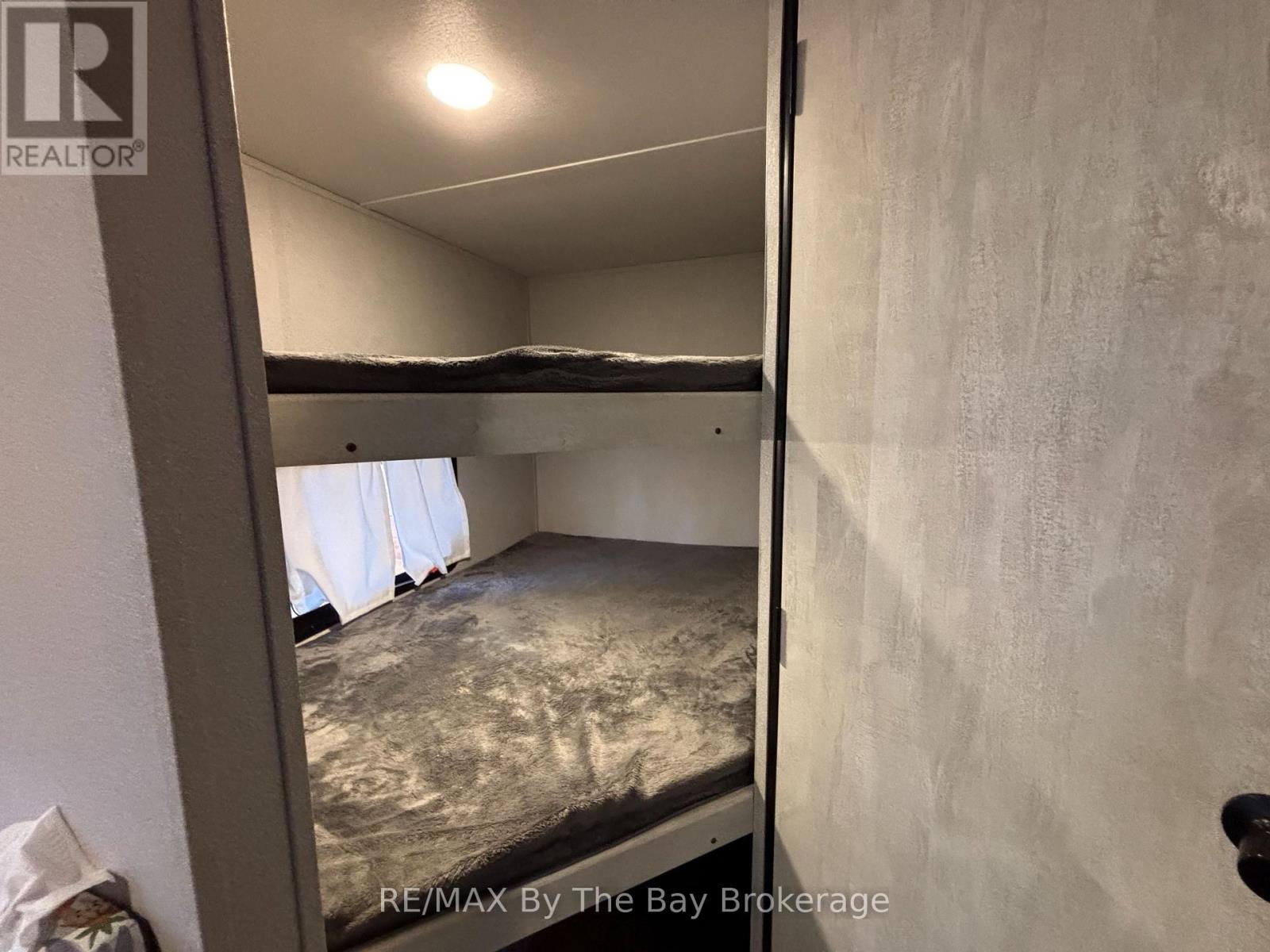 242 - 85 THEME PARK DRIVE, Wasaga Beach — photo 12
