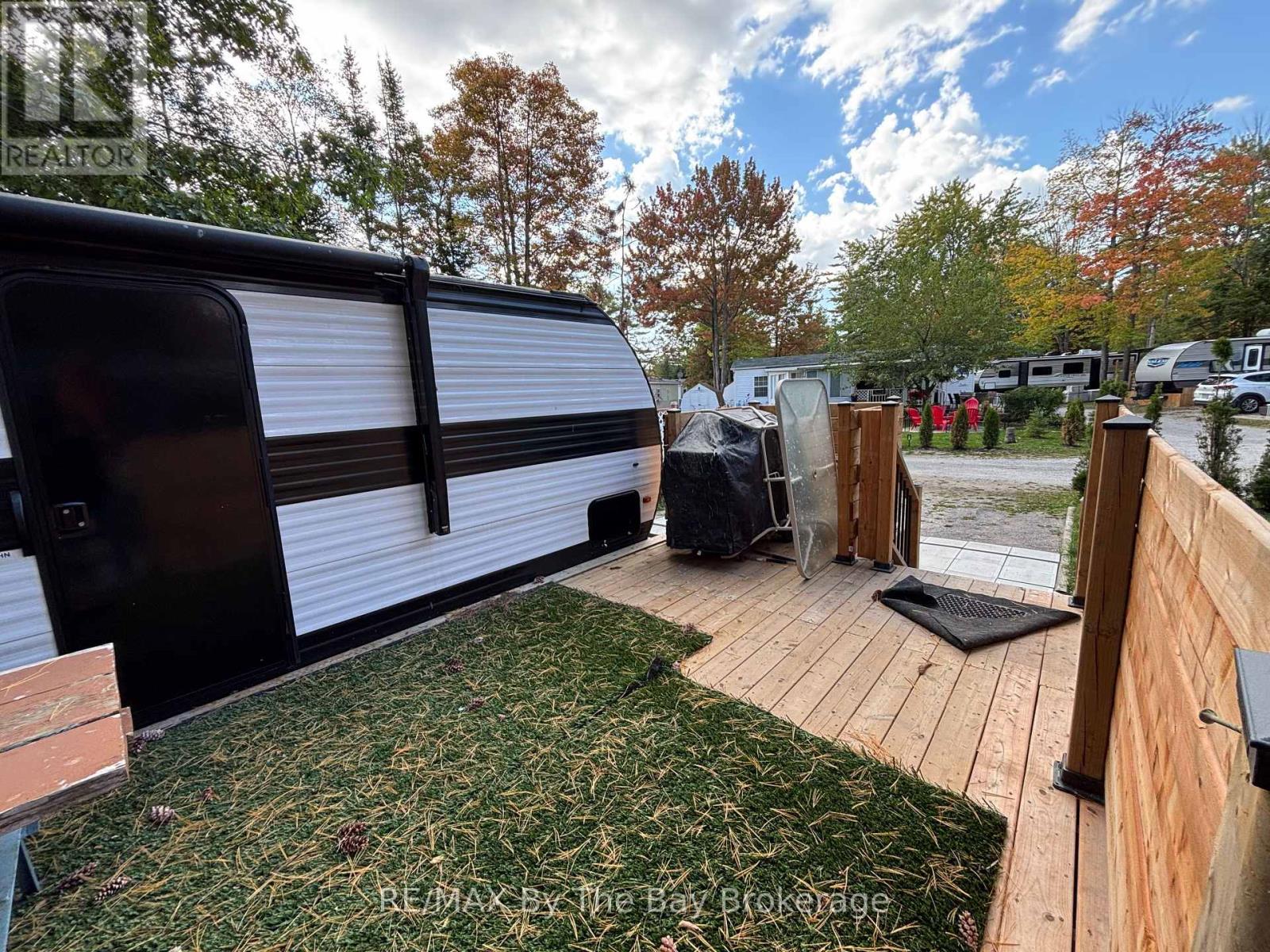 242 - 85 THEME PARK DRIVE, Wasaga Beach — photo 5