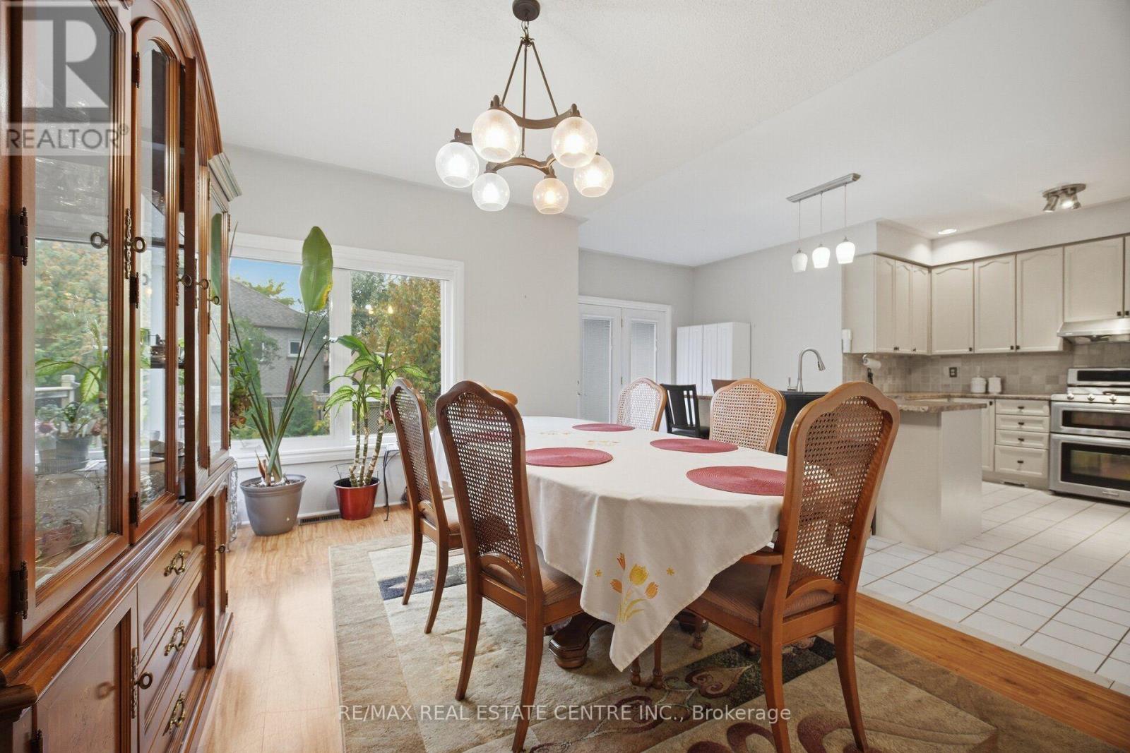 19 Amberdale Court, Caledon, ON photo 14