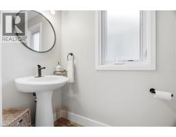 39 Maitland Street, Kitchener, ON N2R1V2 Photo 13