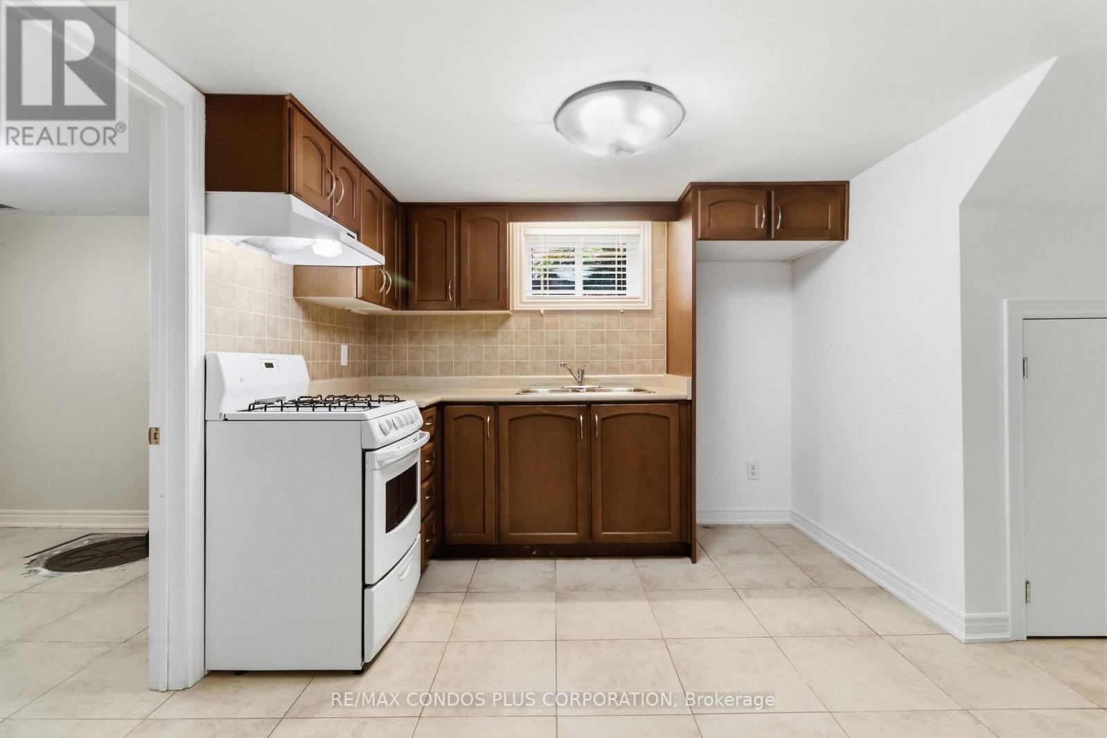 122 Wyndale Drive — photo 34