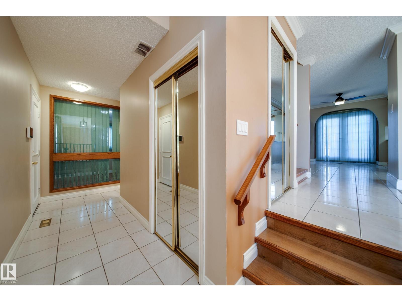 11720 158 AV NW - 13
