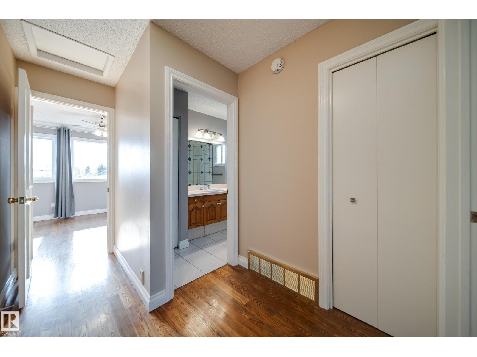 11720 158 AV NW - 35