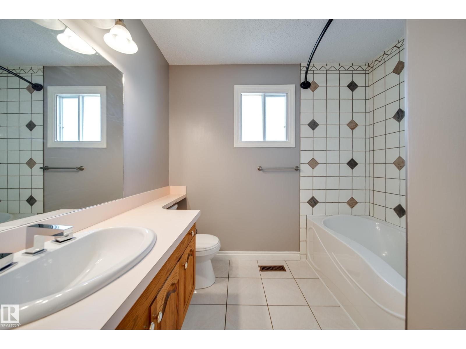 11720 158 AV NW - 48