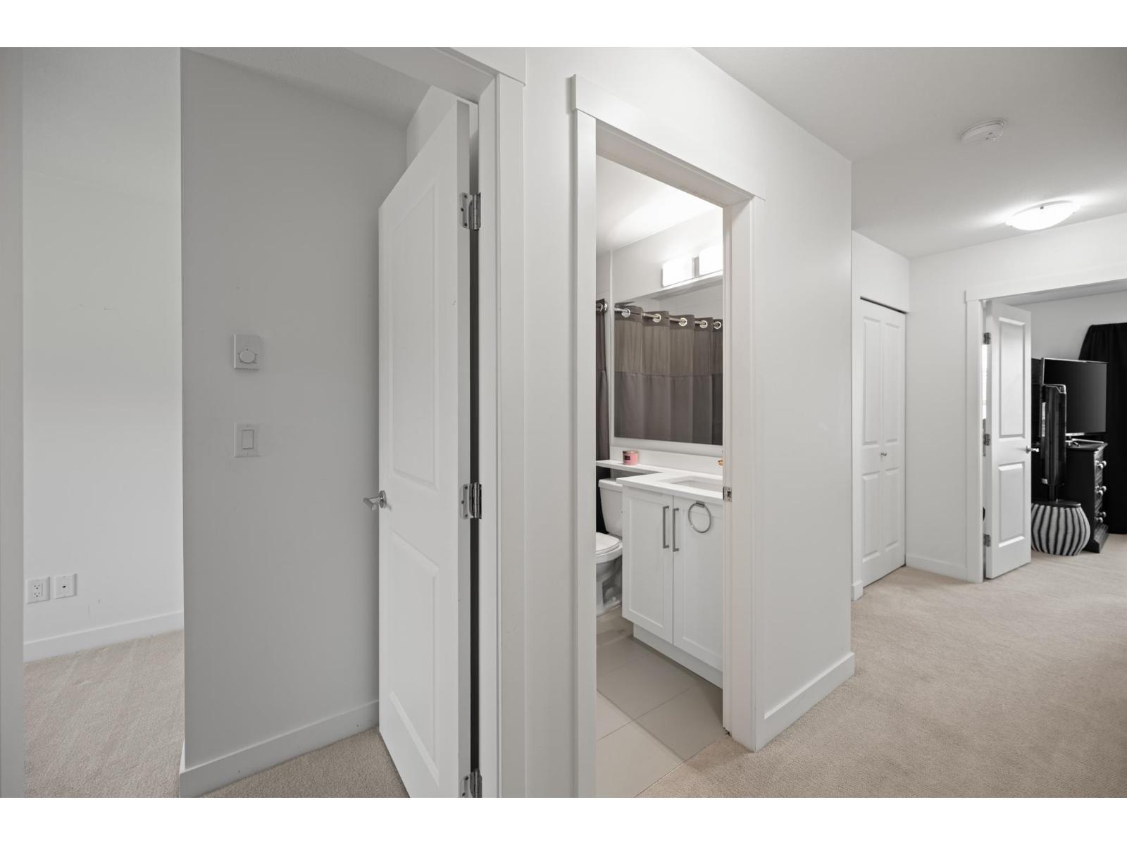 9 2550 156 STREET, Surrey - Image 1