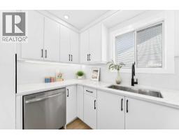 Bedroom - 68 Erin Park Drive Se, Calgary, AB T2B2Z9 Photo 9