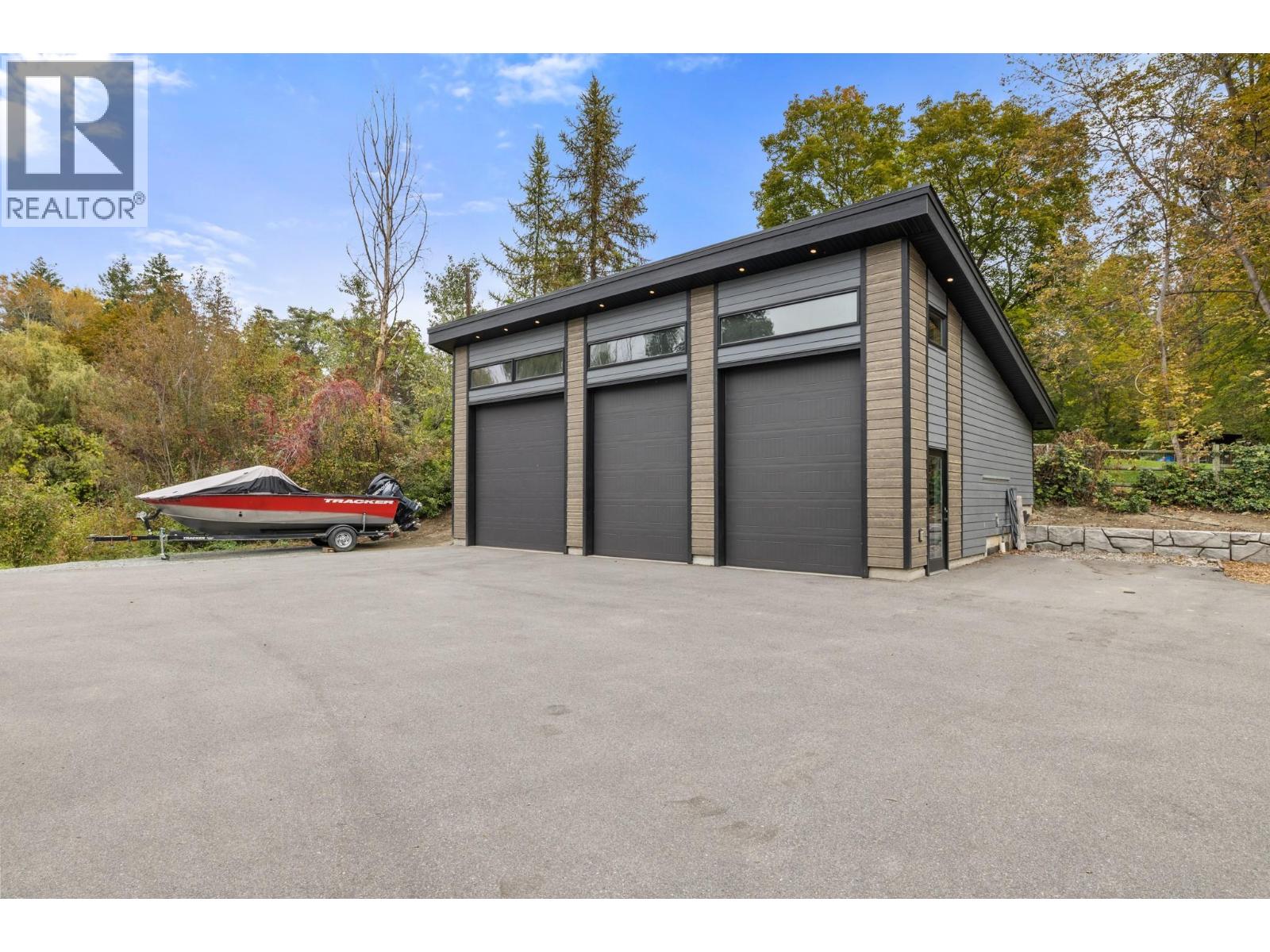 2475 Maquinna Road, Kelowna