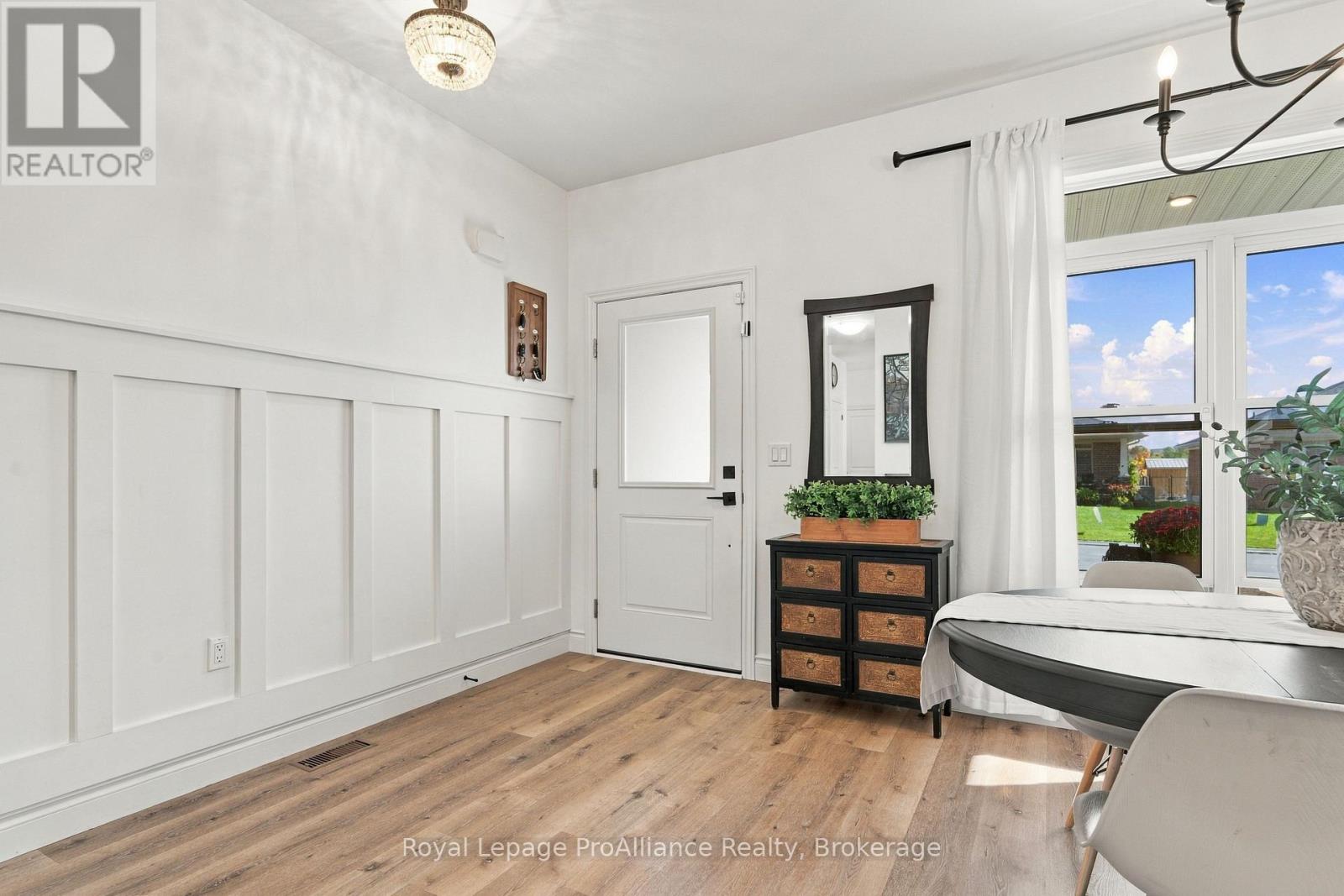 28 ABERDEEN STREET W - 15
