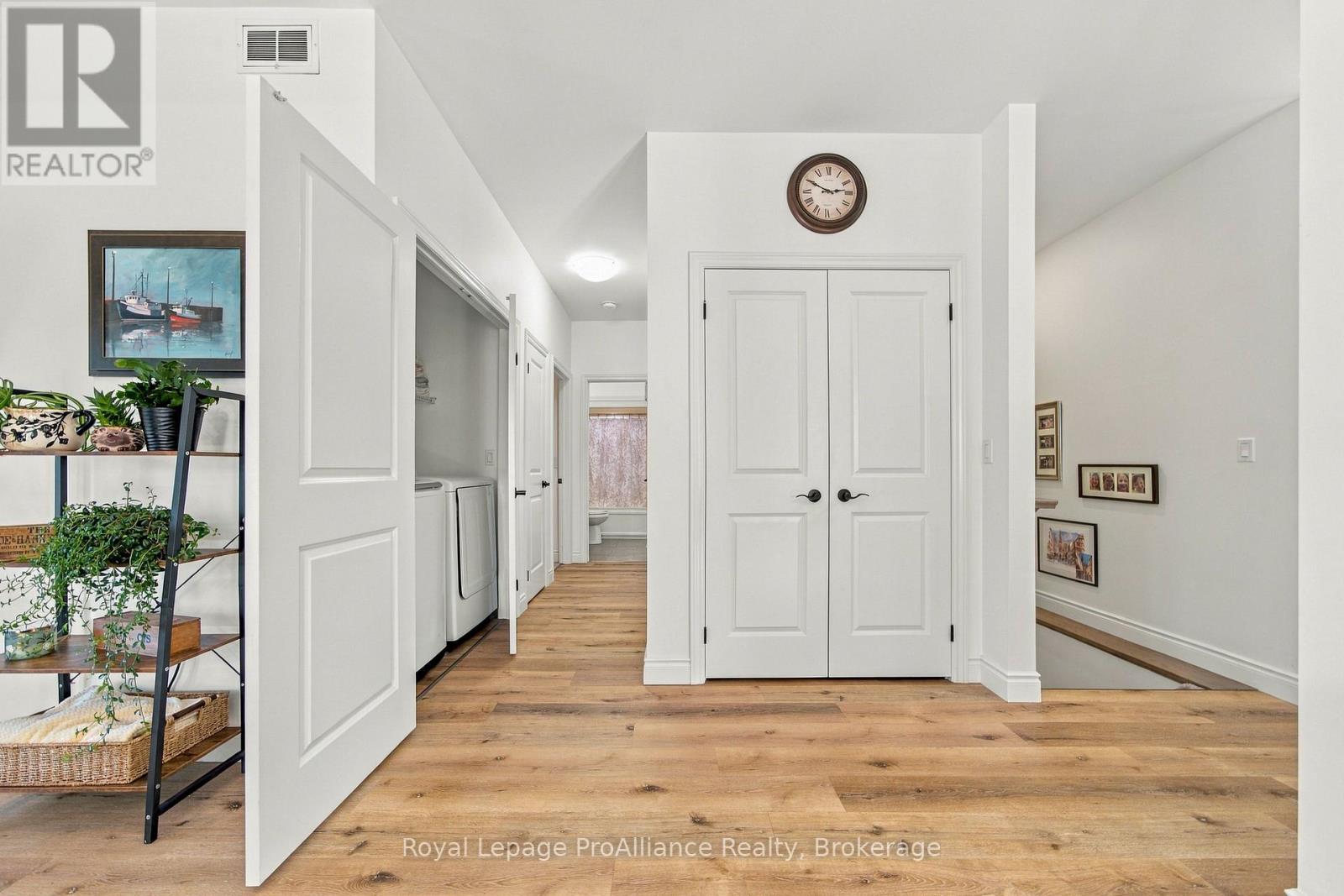 28 ABERDEEN STREET W - 27