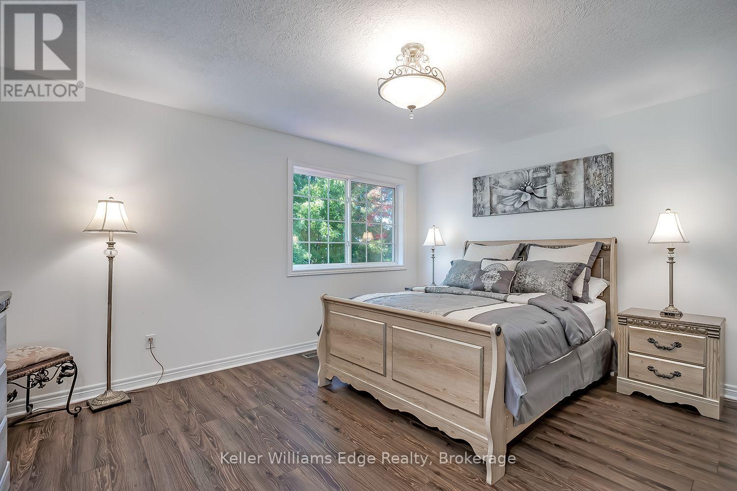 46 Sunnycroft Court West — photo 31