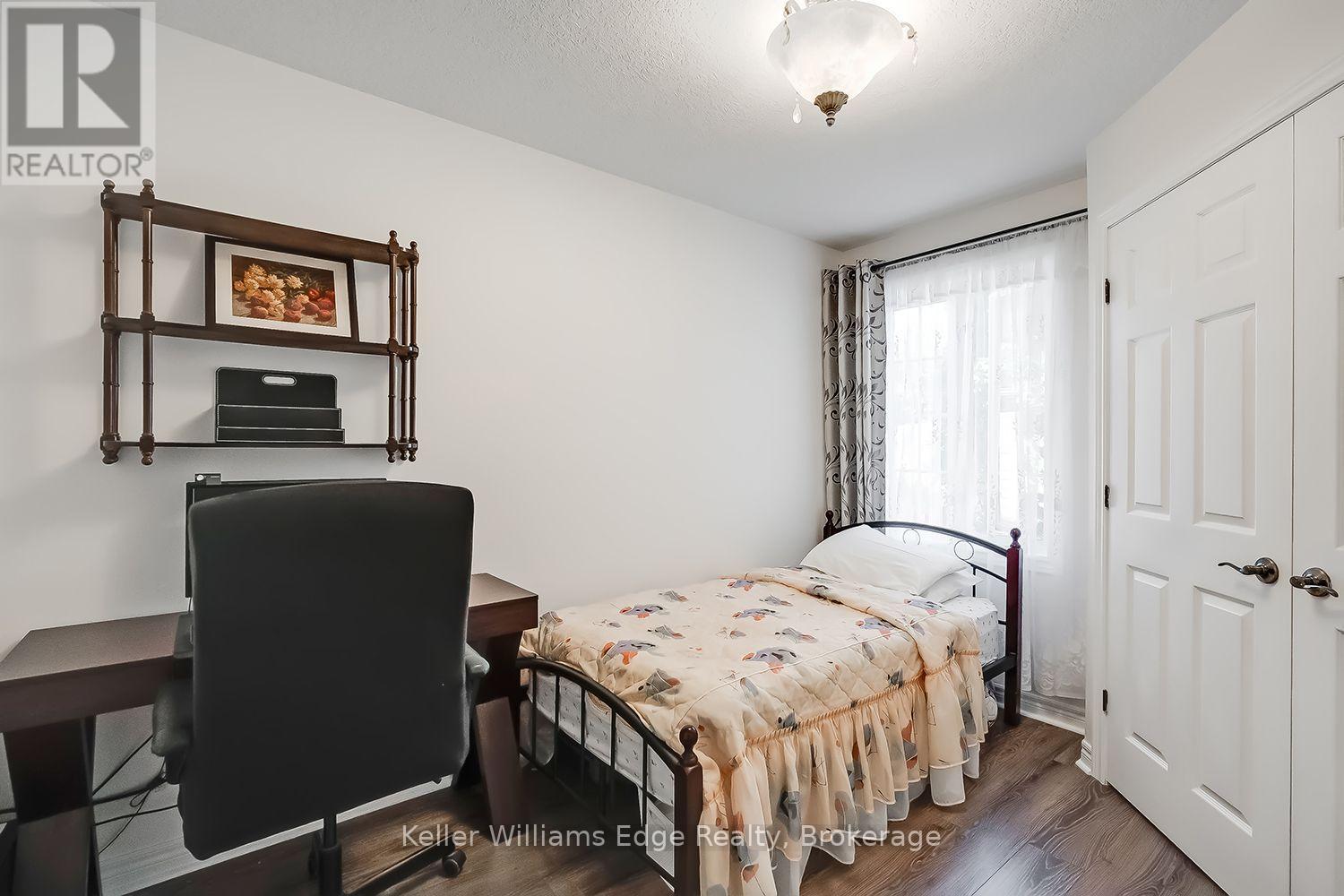 46 Sunnycroft Court West — photo 36