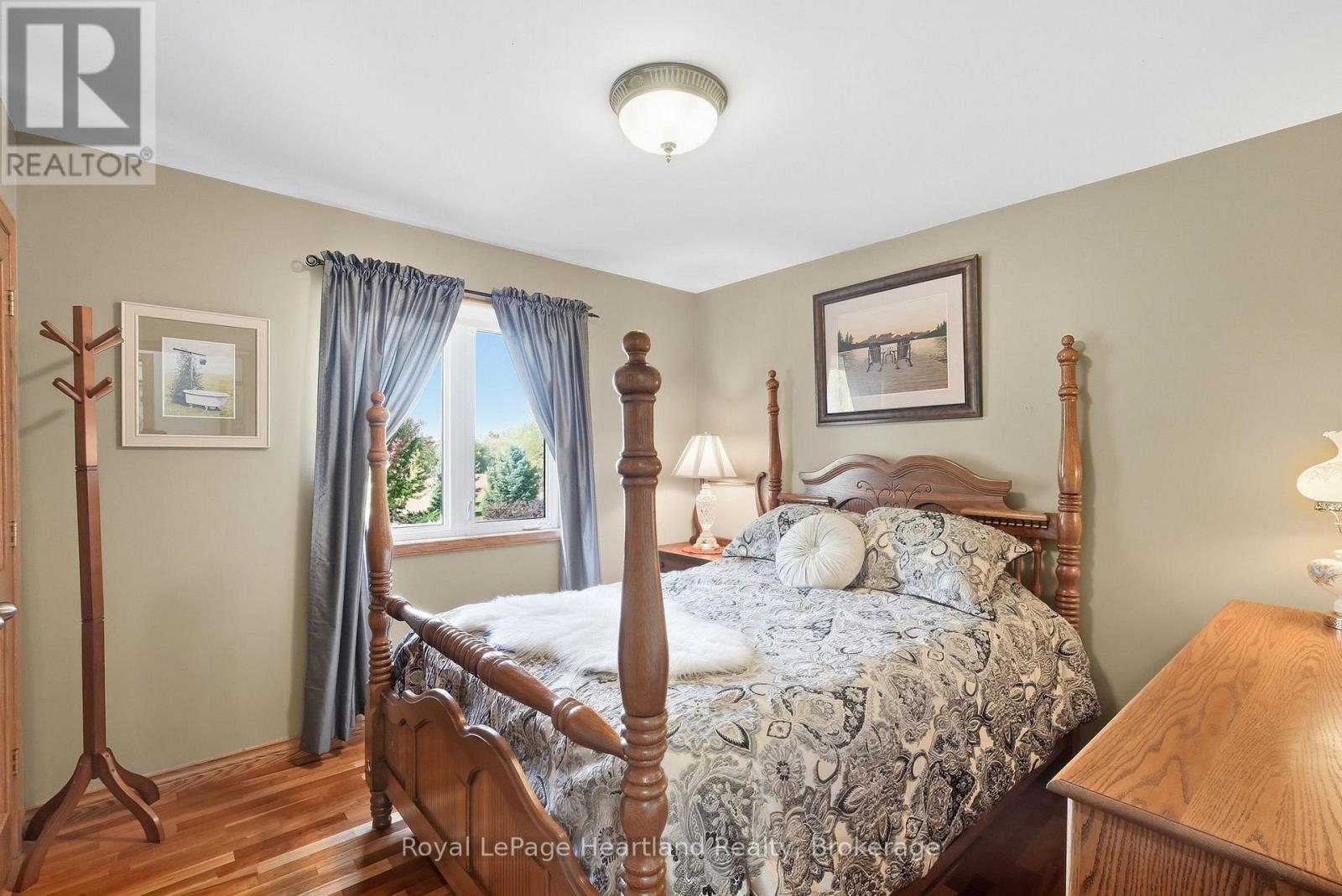 2044 ALMA STREET S - 38
