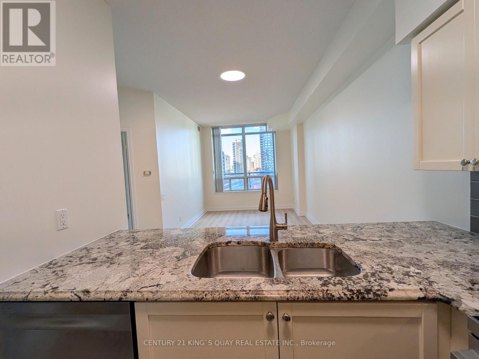 #515 33 EMPRESS AVENUE - 7