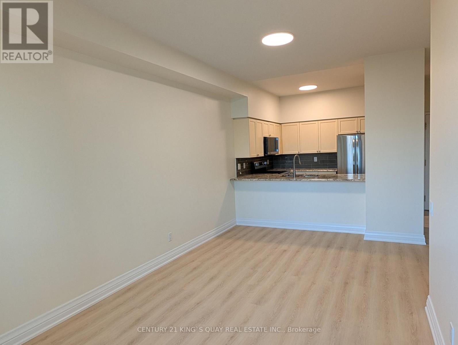 #515 33 EMPRESS AVENUE - 4