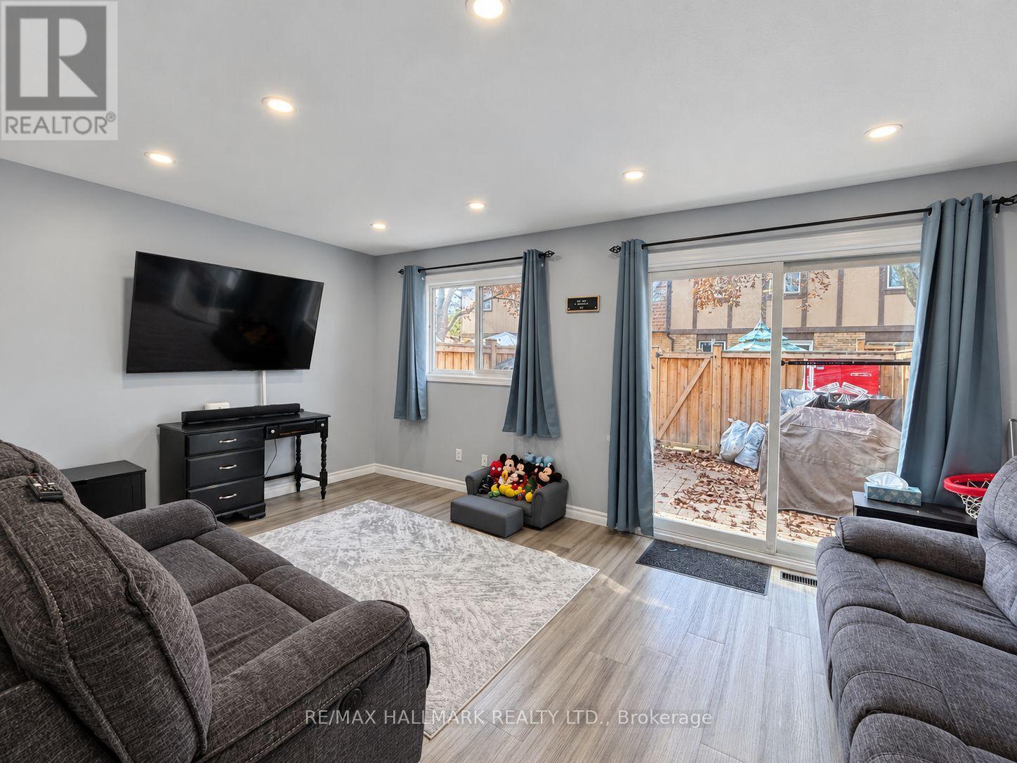 98 - 81 HANSEN ROAD N, Brampton (Madoc) — photo 2