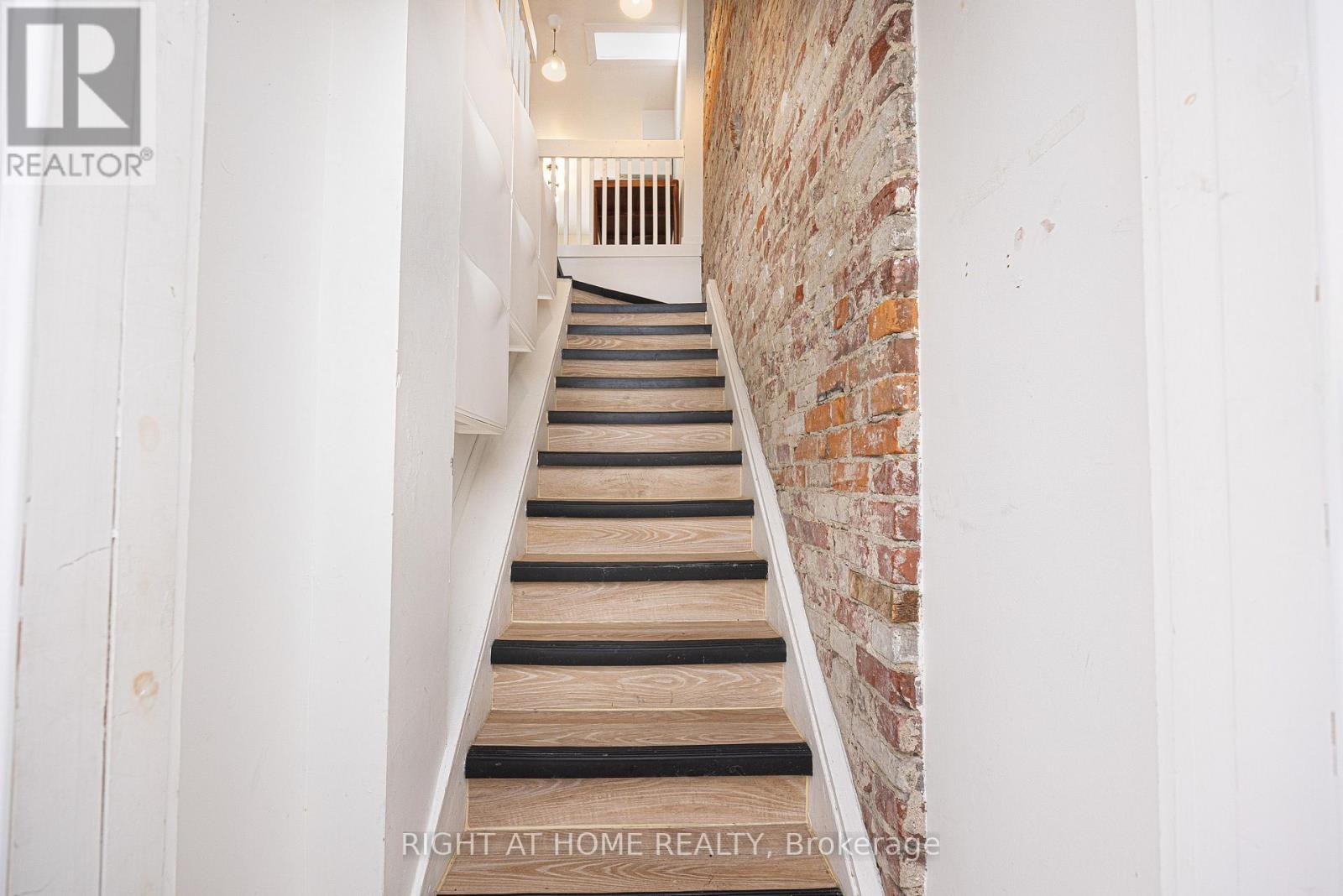 725 Indian Road, Toronto, ON photo 2