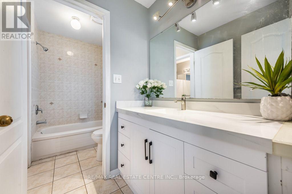 3696 Waterfall Crescent, Mississauga, ON photo 23