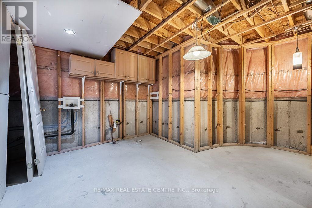 3696 WATERFALL CRESCENT - 44