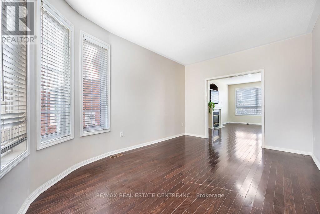 3696 Waterfall Crescent, Mississauga, ON photo 9