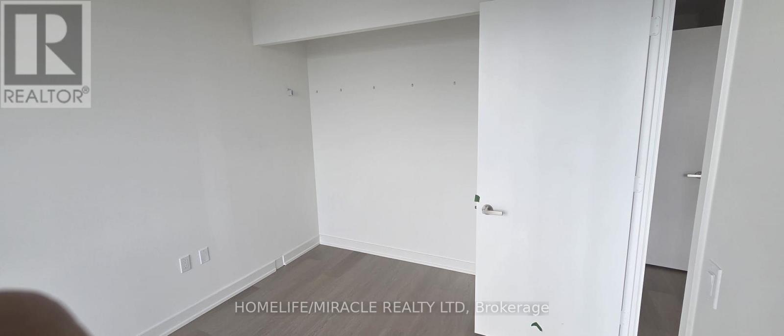 7509 - 448 BURNHAMTHORPE ROAD W, Mississauga (City Centre) — photo 2
