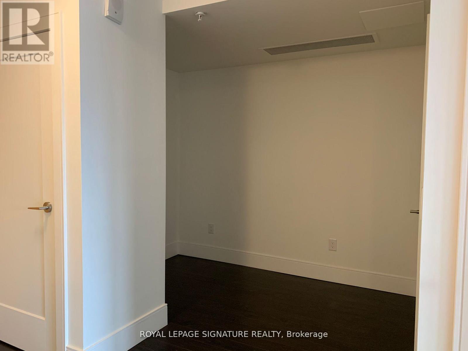 15 Prince Albert Boulevard — photo 13
