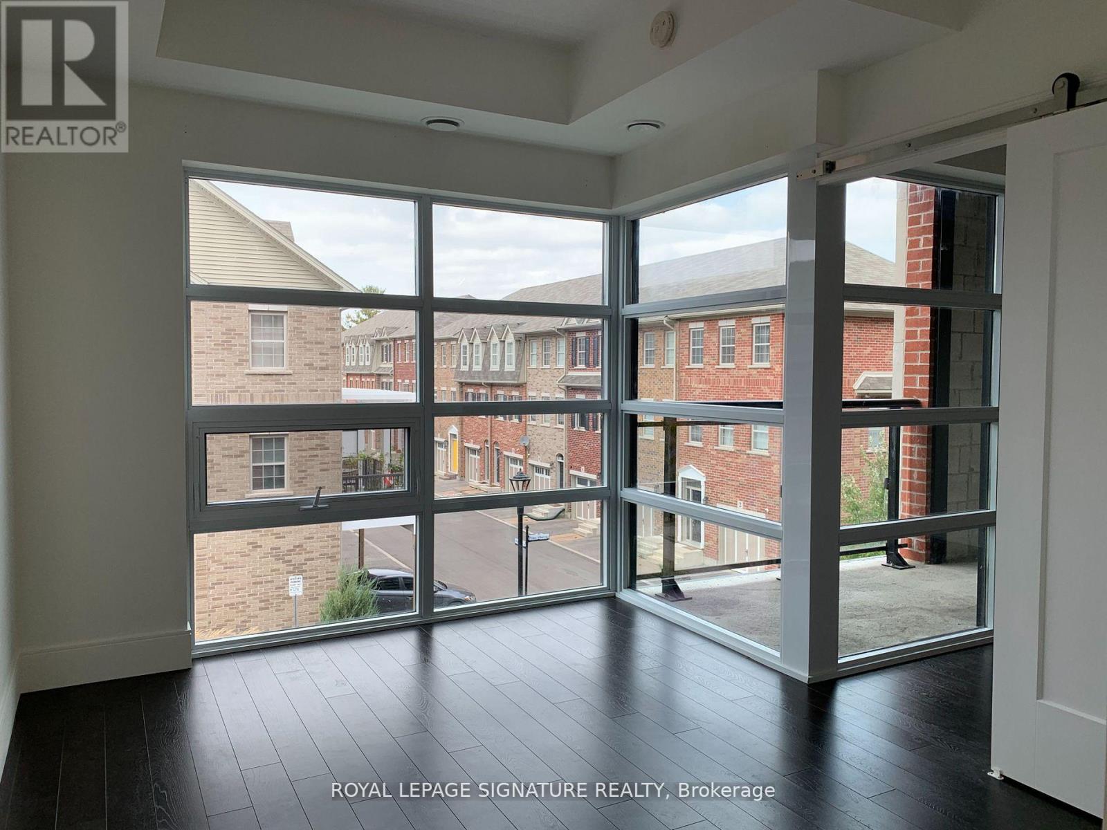 15 Prince Albert Boulevard — photo 16