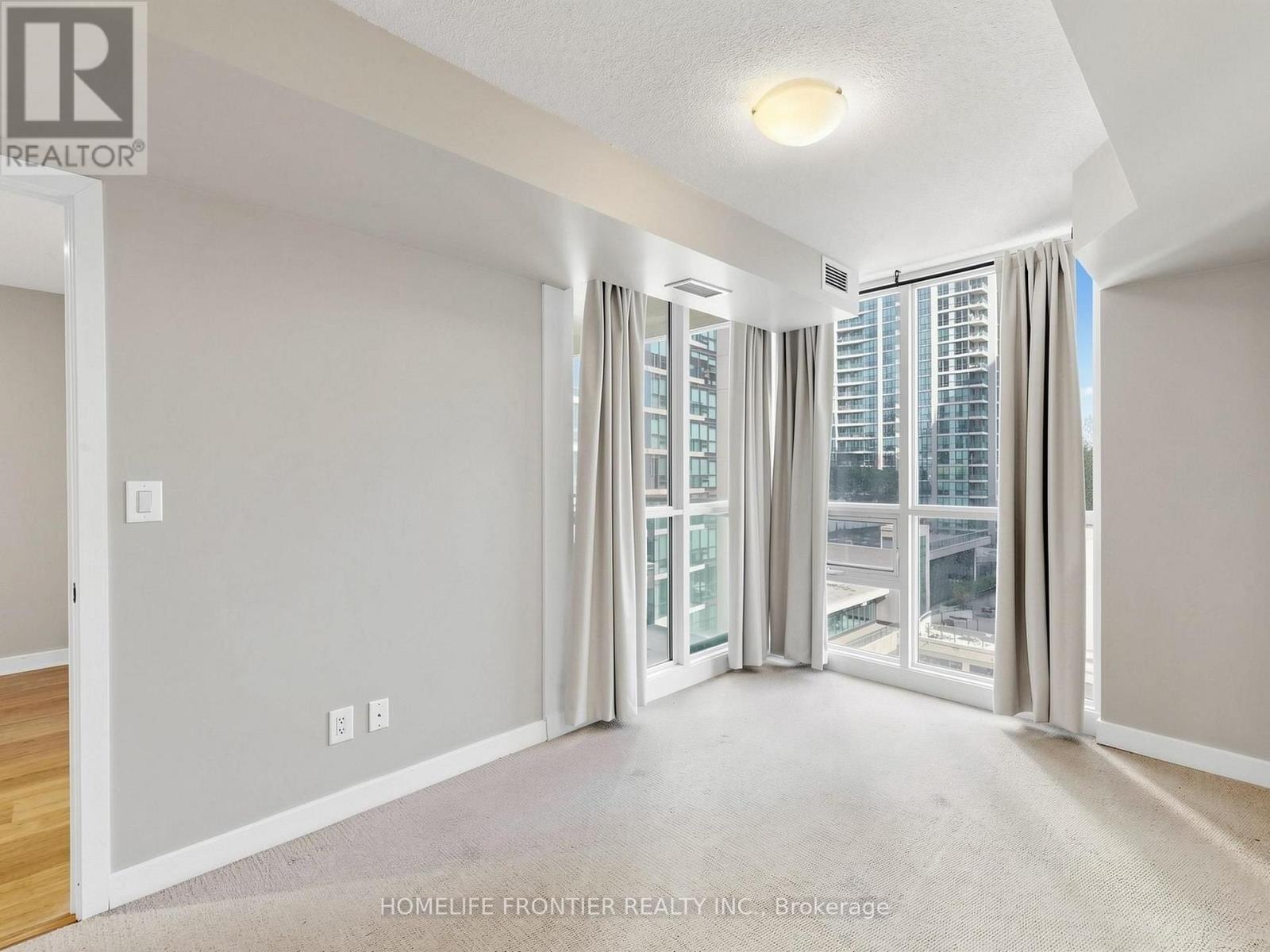 33 Bay Street — photo 15