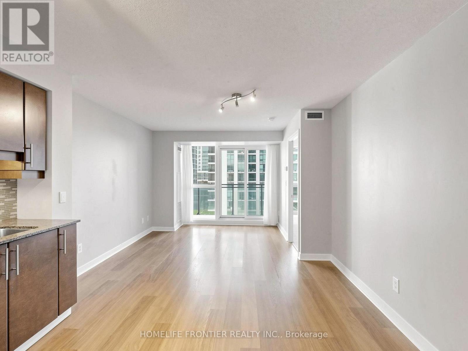 33 Bay Street — photo 7