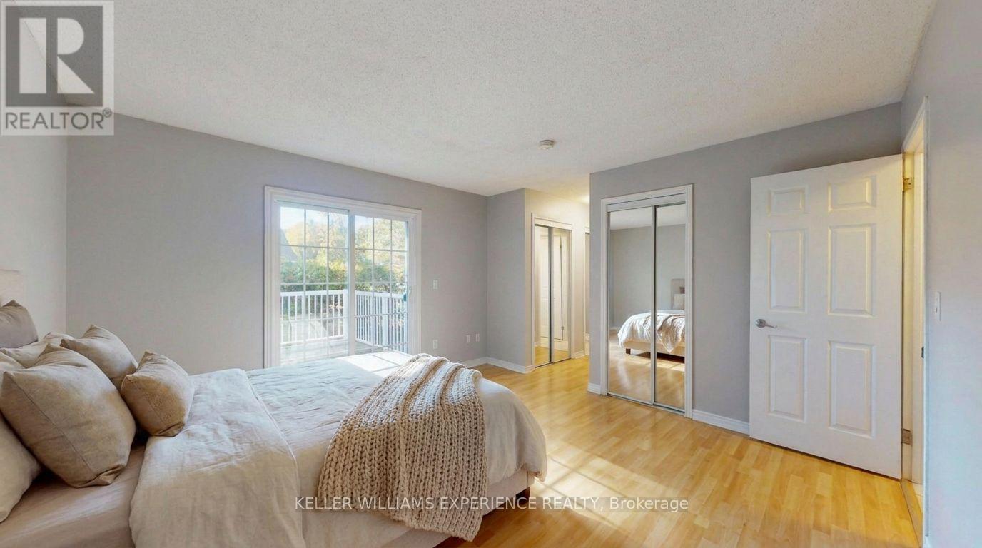135 CATHERINE STREET W - Image 28
