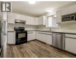 204 Mt Rundle Road W - photo 12